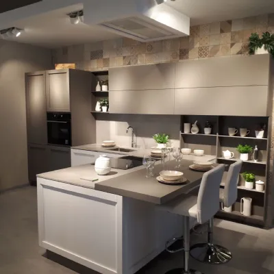 Cucina bianca moderna con penisola Cucina veneta cucine modello milano laccata Veneta cucine a soli 12000