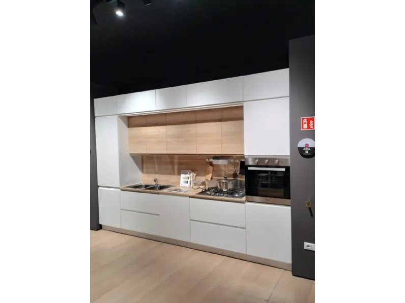 Cucina lineare in polimerico opaco bianca Cucina aria a prezzo ribassato