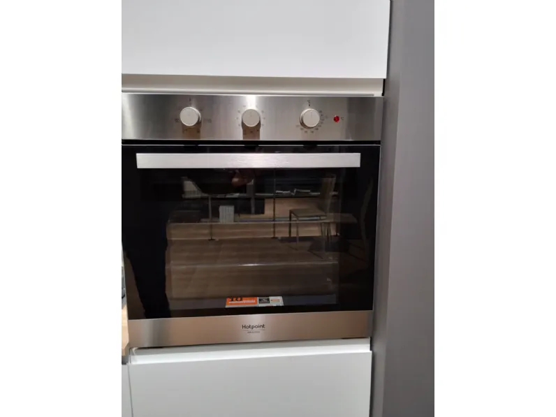 Cucina lineare in polimerico opaco bianca Cucina aria a prezzo ribassato