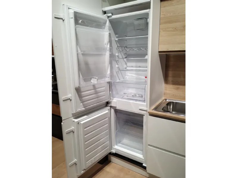 Cucina lineare in polimerico opaco bianca Cucina aria a prezzo ribassato