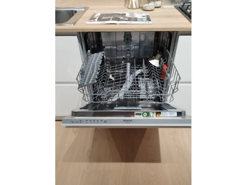 Cucina lineare in polimerico opaco bianca Cucina aria a prezzo ribassato