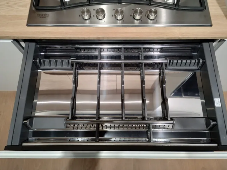Cucina lineare in polimerico opaco bianca Cucina aria a prezzo ribassato