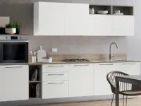 Cucina bianca moderna lineare Domino bianco e castoro Primacucine in Offerta Outlet