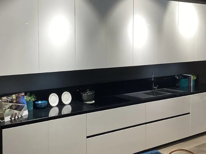 Cucina bianca moderna lineare Tag lucida La casa moderna a soli 10600 Euro