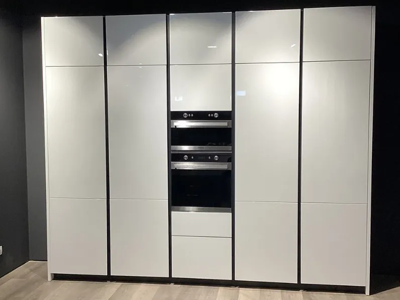 Cucina bianca moderna lineare Tag lucida La casa moderna a soli 10600 Euro