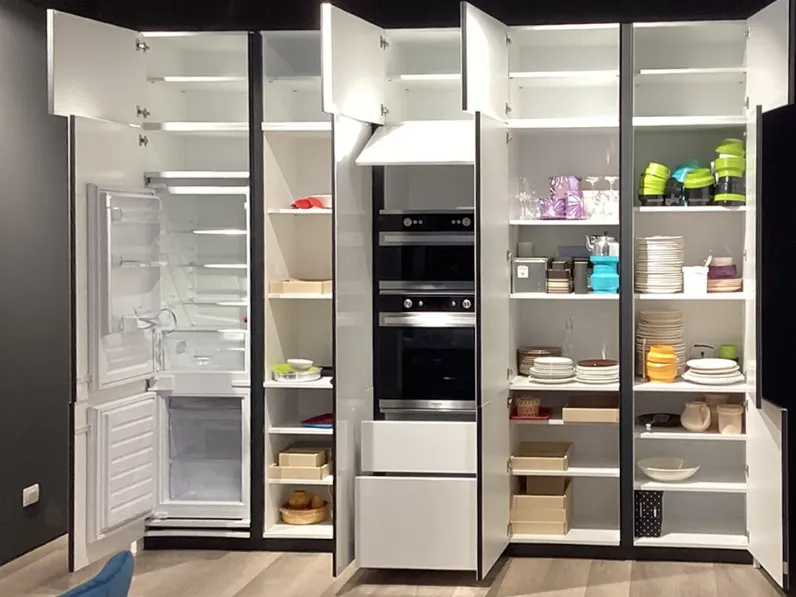 Cucina bianca moderna lineare Tag lucida La casa moderna a soli 10600 Euro
