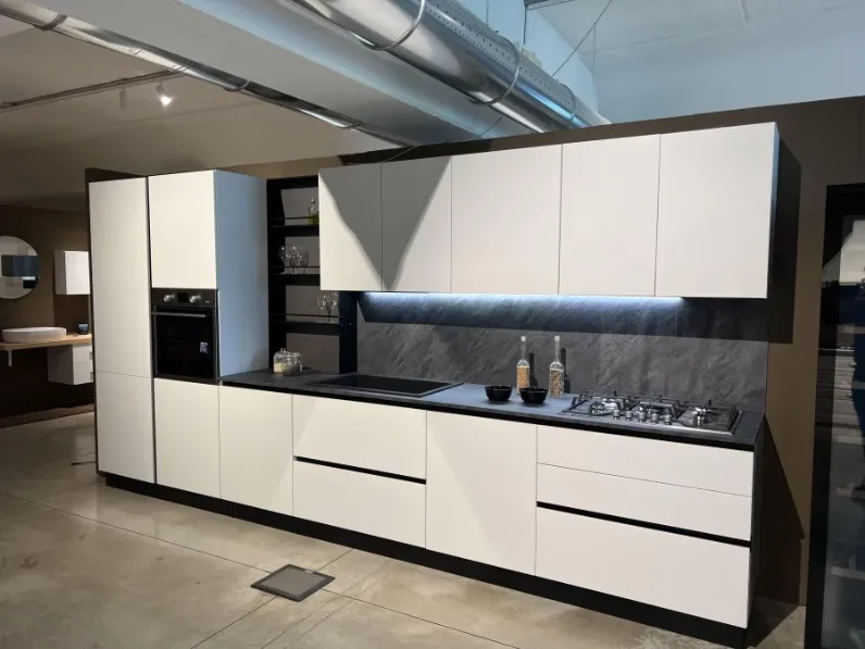 Cucina Mobilturi moderna lineare bianca in laccata opaco Mobilturi pop