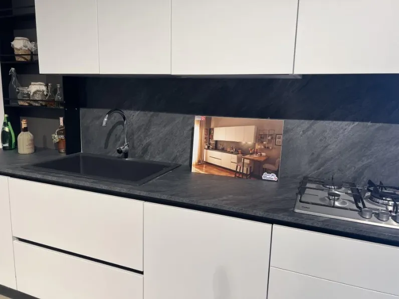 Cucina Mobilturi moderna lineare bianca in laccata opaco Mobilturi pop