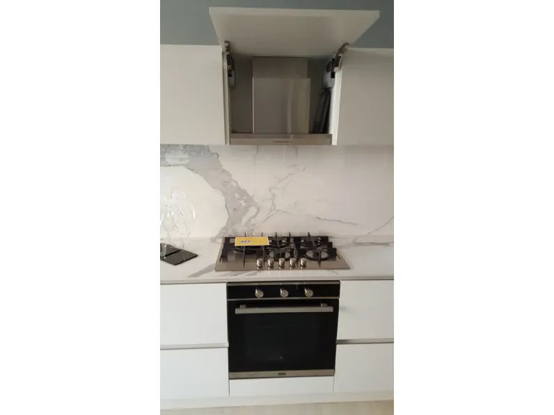 Cucina Dibiesse moderna lineare bianca in laccata opaco Play time gola