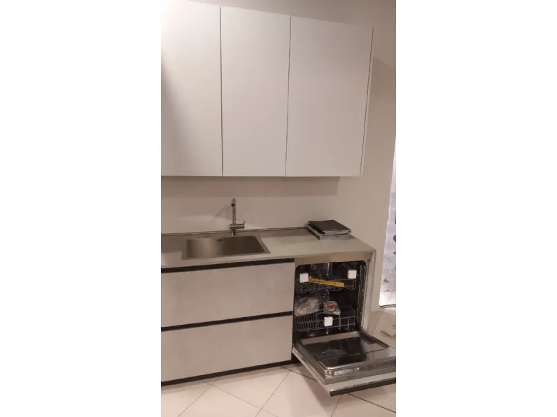 Cucina lineare in laccata opaco a prezzo scontato 46%