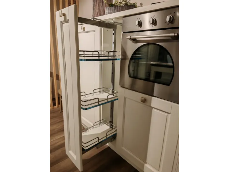 Cucina bianca provenzale con isola Virginia Arredo3 in Offerta Outlet