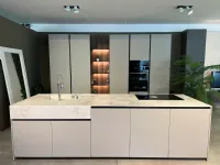 Cucina con isola in laccata opaco grigia Binova bluna a prezzo scontato