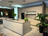Cucina Binova moderna con isola altri colori in laccata opaco Bluna