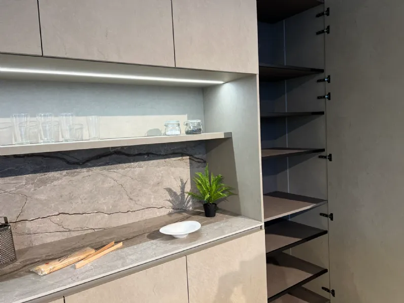 Cucina Binova moderna con isola altri colori in laccata opaco Bluna