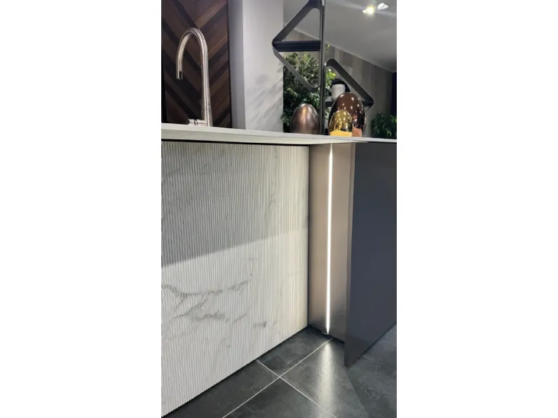 Cucina altri colori design con isola Binova Mantis a soli 26000 Euro