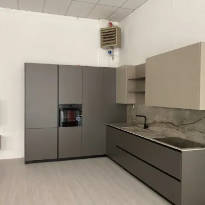 Cucina Binova design ad angolo grigio in laccato opaco Bluma