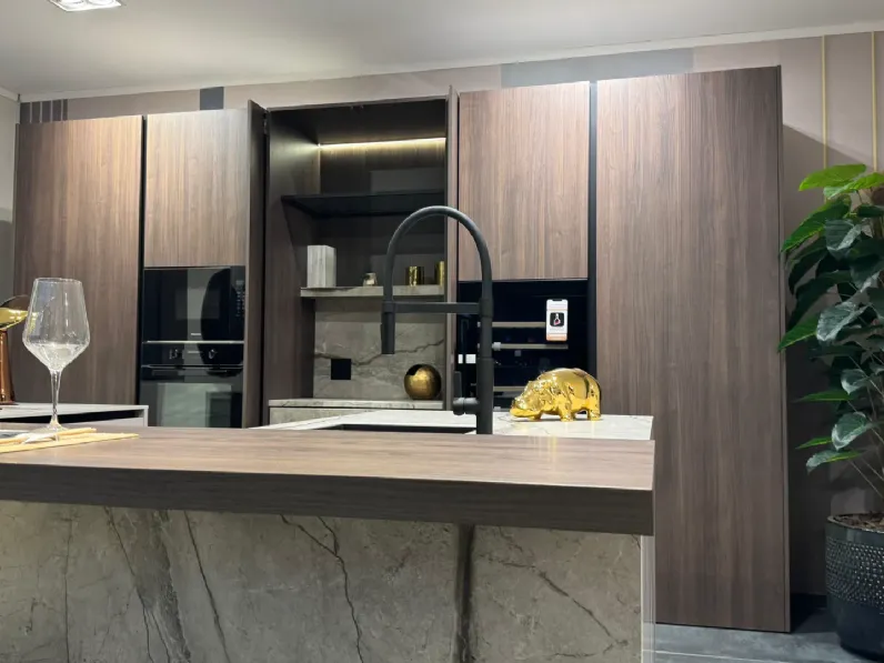 Cucina tortora design con isola Bluna Binova a soli 21900 Euro