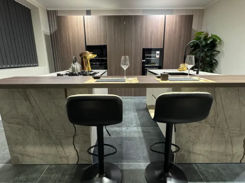 Cucina tortora design con isola Bluna Binova a soli 21900 Euro