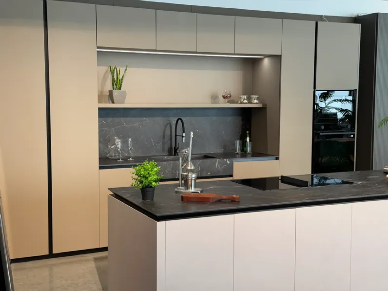 Cucina Bluna moderna tortora Binova con isola scontata 57%