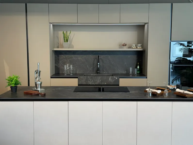 Cucina Bluna moderna tortora Binova con isola scontata 57%