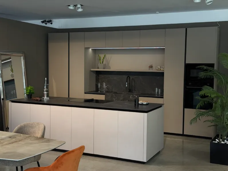 Cucina Bluna moderna tortora Binova con isola scontata 57%