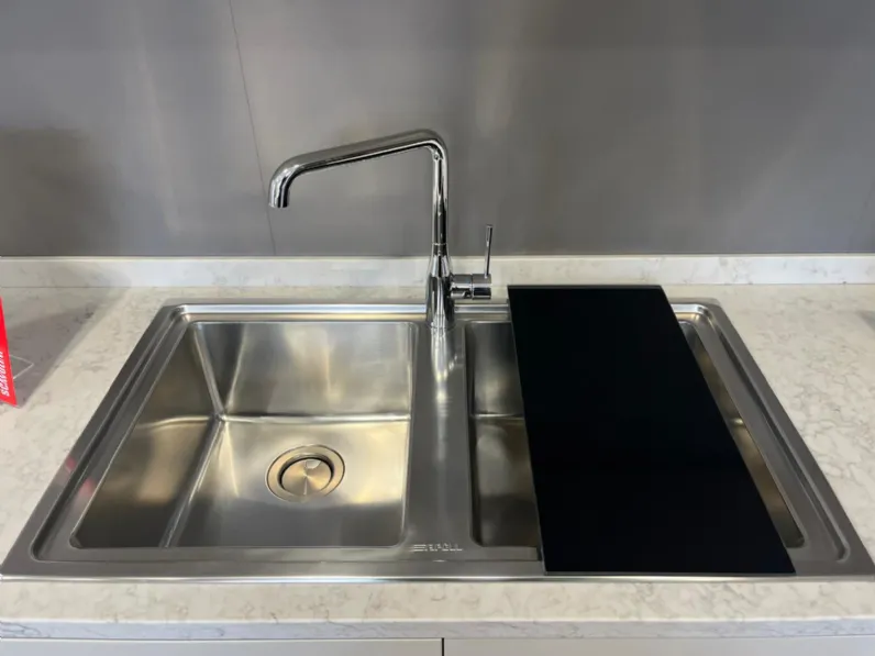 Cucina tortora moderna con isola Carattere Scavolini a soli 13750 Euro