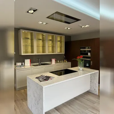 Cucina tortora moderna con isola Carattere Scavolini a soli 13750 Euro