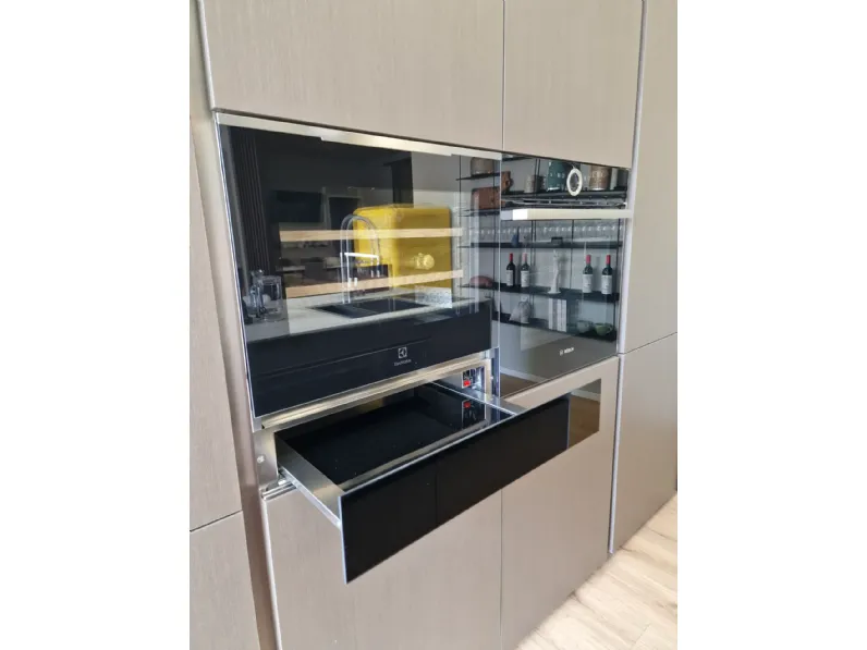 Cucina grigia design con isola Rho + skyline Armony scontata