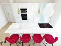 Cucina Line  design bianca Astra con isola scontata 47%