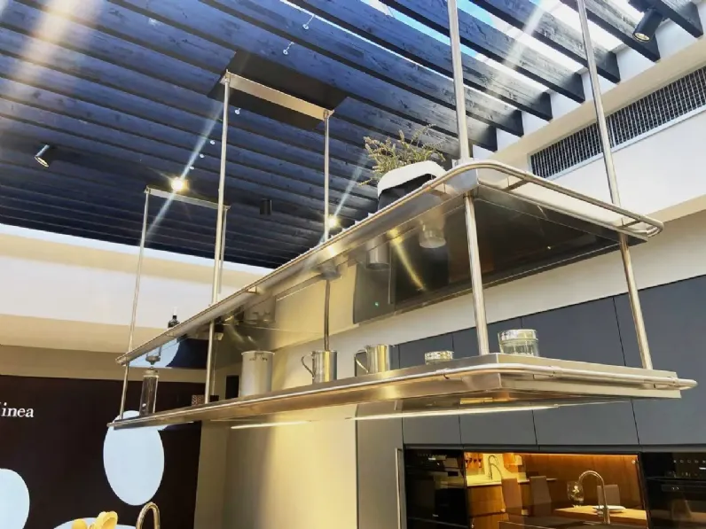 Cucina Arclinea moderna con isola altri colori in hpl Italia/convivium