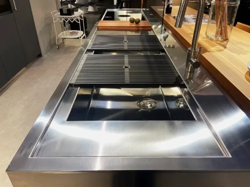 Cucina Arclinea moderna con isola altri colori in hpl Italia/convivium