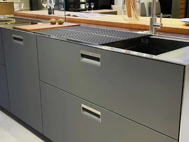 Cucina Arclinea moderna con isola altri colori in hpl Italia/convivium