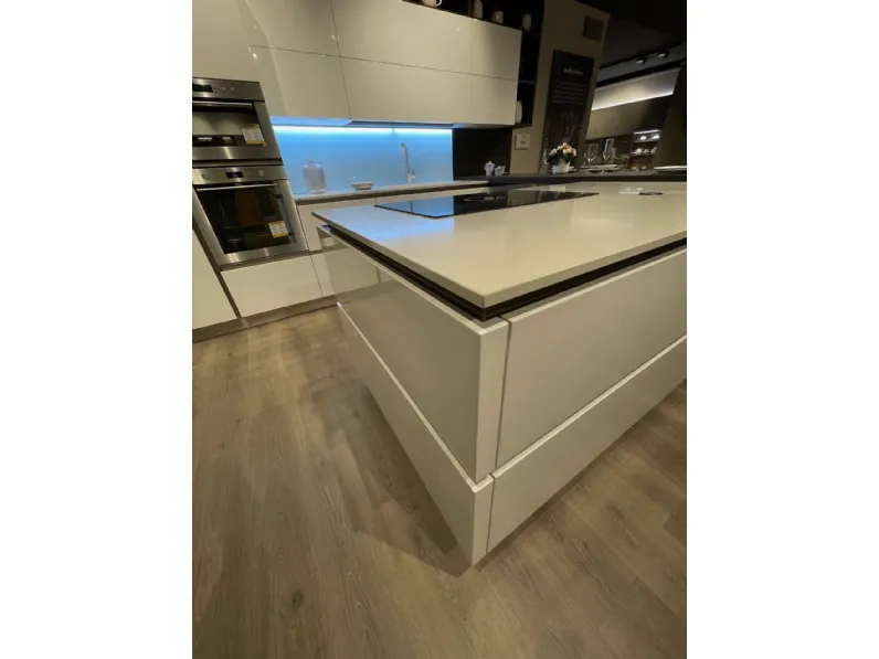 Cucina Oyster con isola Veneta Cucine con uno sconto imperdibile