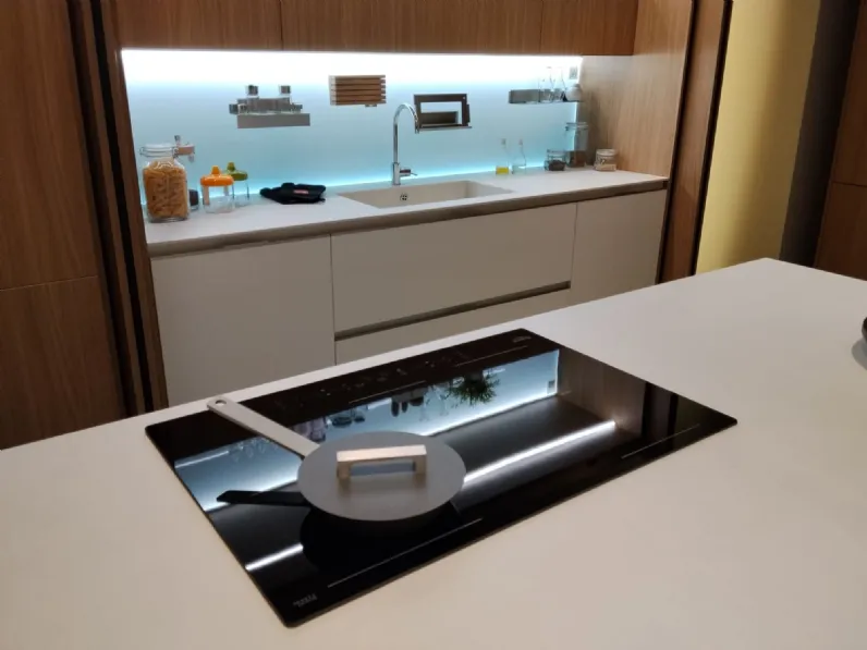 Cucina bianca moderna con isola Febal Cucina mod. square over a soli 27899 Euro