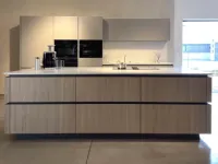 Cucina Logica moderna grigia Valdesign con isola scontata 55%