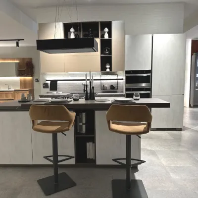Cucina Mira moderna altri colori Scavolini con isola scontata 48%