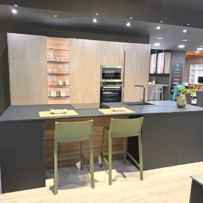 Cucina grigia moderna con isola Arredo3 Cucina kalì profilo a soli 8400 Euro