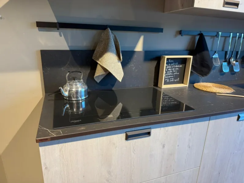 Cucina Creo design con isola altri colori in melaminico Kyra