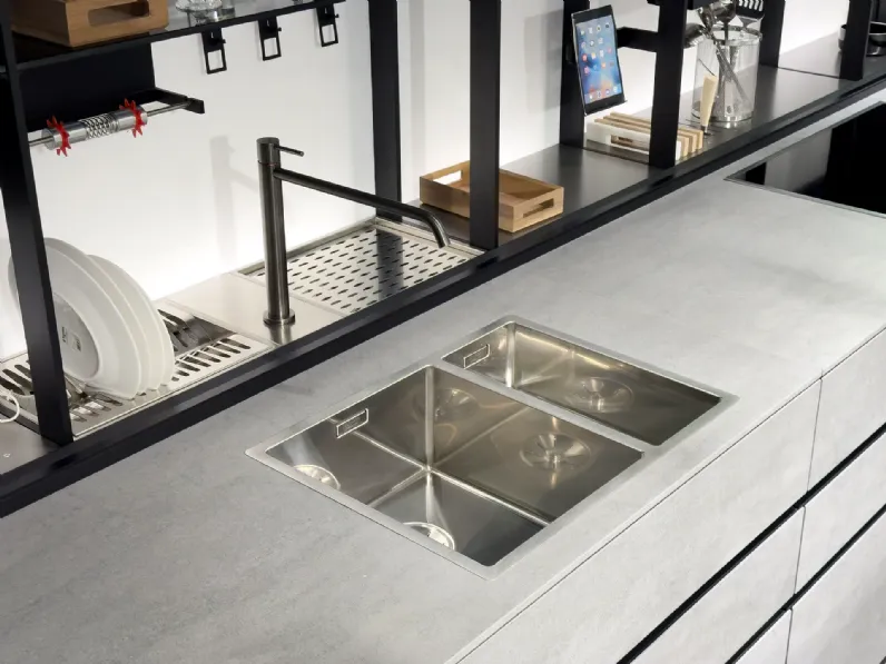 Richiedi il prezzo: cucina grigia design Artematica vitrum di Valcucine in Offerta Outlet 