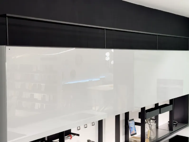 Richiedi il prezzo: cucina grigia design Artematica vitrum di Valcucine in Offerta Outlet 