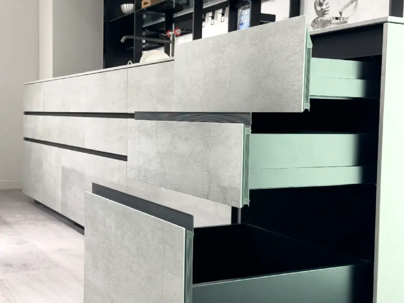 Richiedi il prezzo: cucina grigia design Artematica vitrum di Valcucine in Offerta Outlet 
