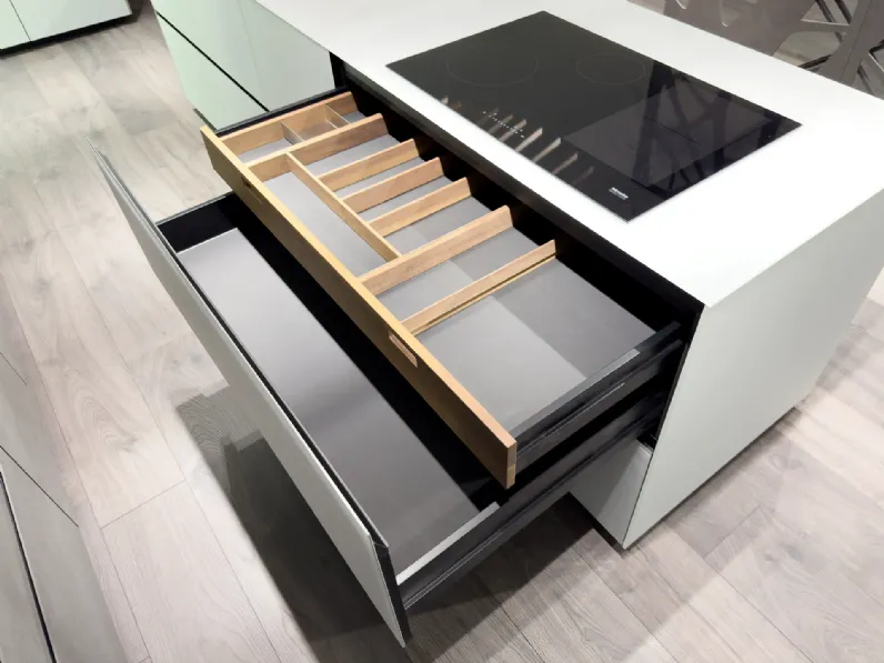 Richiedi il prezzo: cucina grigia design Artematica vitrum di Valcucine in Offerta Outlet 