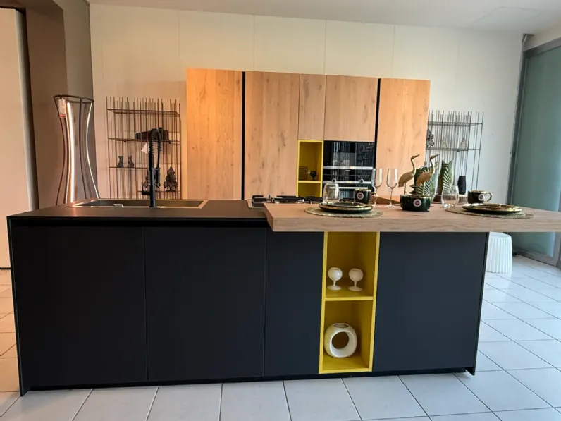 Cucina altri colori moderna con isola Doimo cucine Aspen a soli 16830 Euro