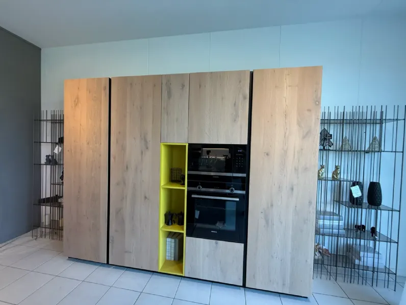 Cucina altri colori moderna con isola Doimo cucine Aspen a soli 16830 Euro