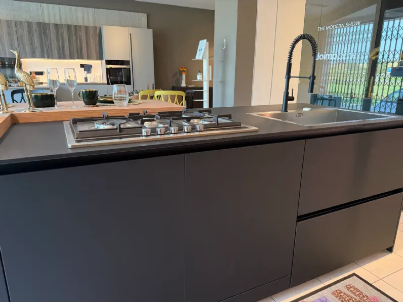 Cucina altri colori moderna con isola Doimo cucine Aspen a soli 16830 Euro