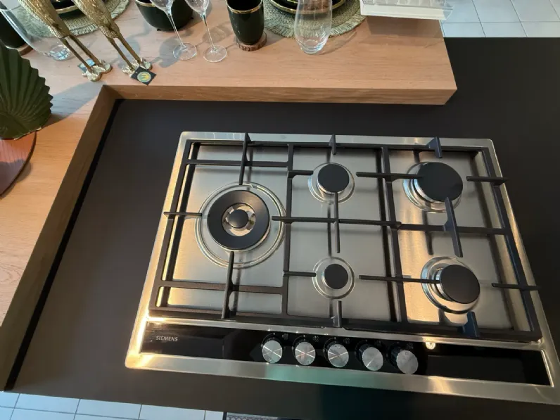 Cucina altri colori moderna con isola Doimo cucine Aspen a soli 16830 Euro