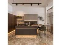 Cucina con isola moderna rovere moro Arredo3 Arredo3 kalì retta a soli 16000 Euro