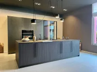 Cucina antracite design con isola Musa Scavolini in offerta
