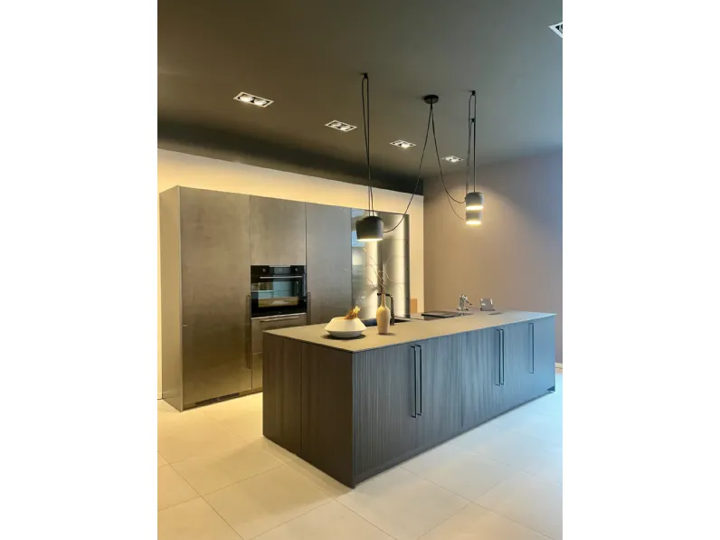 Cucina antracite design con isola Musa Scavolini in offerta