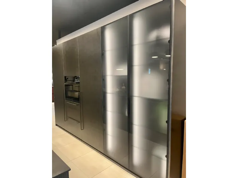 Cucina antracite design con isola Musa Scavolini in offerta
